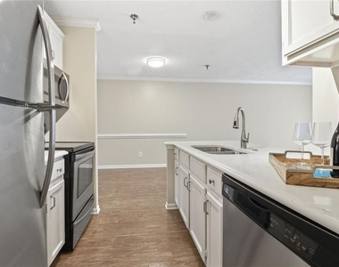 300 Johnson Ferry Road Ne - Photo Thumbnail 7