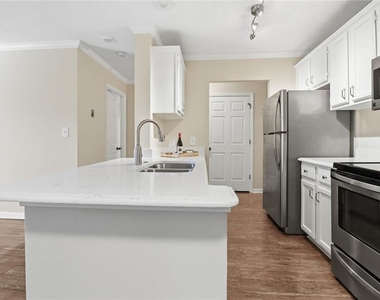300 Johnson Ferry Road Ne - Photo Thumbnail 6