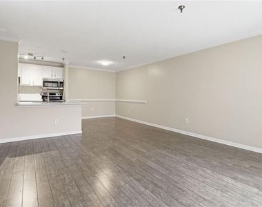 300 Johnson Ferry Road Ne - Photo Thumbnail 4
