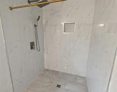 5712 Port Drive - Photo Thumbnail 9