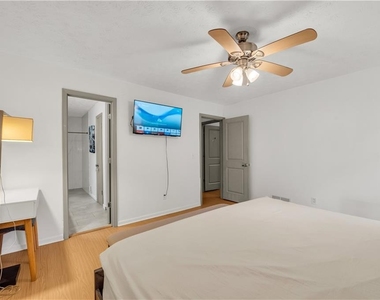 5712 Port Drive - Photo Thumbnail 16