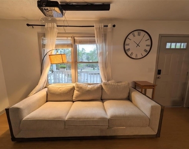 5712 Port Drive - Photo Thumbnail 2
