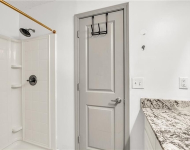 5712 Port Drive - Photo Thumbnail 21
