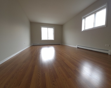 412 E Bailey Road - Photo Thumbnail 6