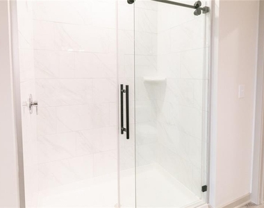 2250 Oak Road - Photo Thumbnail 15