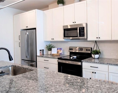 2250 Oak Road - Photo Thumbnail 1