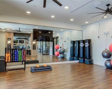 2250 Oak Road - Photo Thumbnail 24