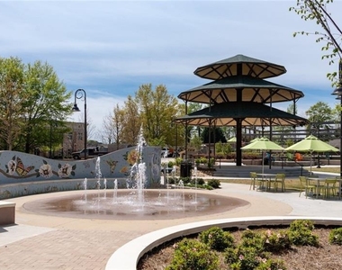 2250 Oak Road - Photo Thumbnail 32
