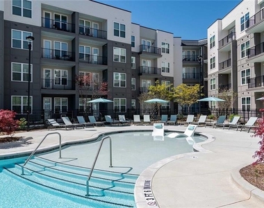2250 Oak Road - Photo Thumbnail 30