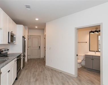 2250 Oak Road - Photo Thumbnail 3