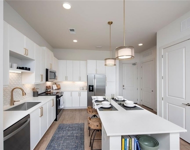 525 Sawnee Village Boulevard - Photo Thumbnail 1