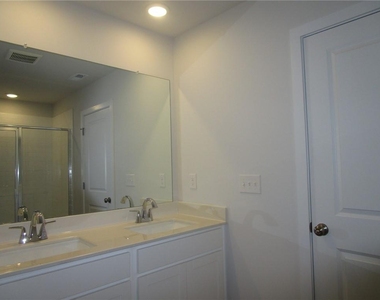 5234 Mulberry Creek Way - Photo Thumbnail 19