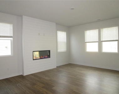 5234 Mulberry Creek Way - Photo Thumbnail 5
