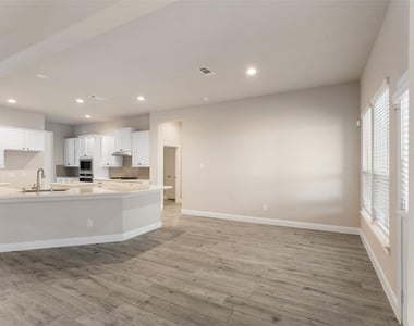 1524 N Blue Bonnet Lane - Photo Thumbnail 14