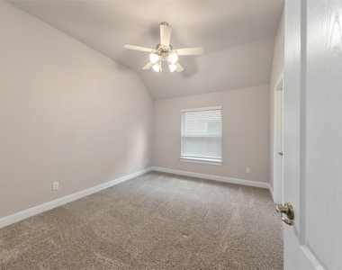 1524 N Blue Bonnet Lane - Photo Thumbnail 31