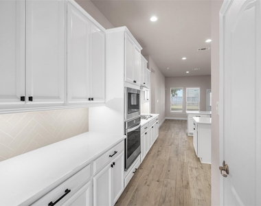 1524 N Blue Bonnet Lane - Photo Thumbnail 26