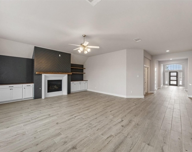 1524 N Blue Bonnet Lane - Photo Thumbnail 18