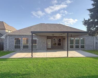 1524 N Blue Bonnet Lane - Photo Thumbnail 5