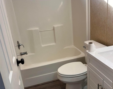14525 Oak Hill Lane - Photo Thumbnail 17