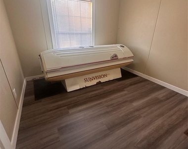 14525 Oak Hill Lane - Photo Thumbnail 16