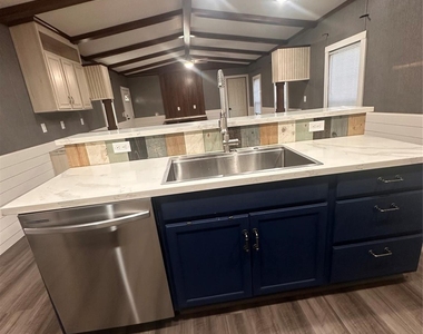 14525 Oak Hill Lane - Photo Thumbnail 10