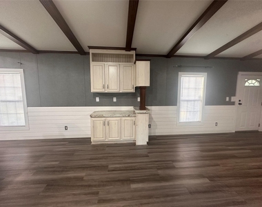 14525 Oak Hill Lane - Photo Thumbnail 13