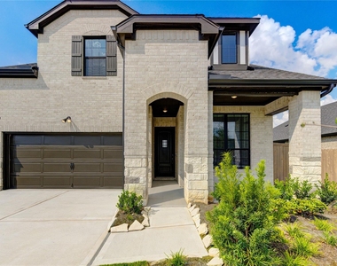 25326 Loch Doon Drive - Photo Thumbnail 2