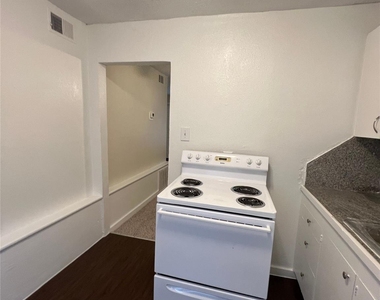 5415 Scott Street - Photo Thumbnail 5