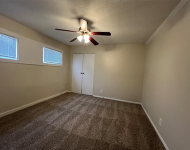 5415 Scott Street - Photo Thumbnail 13