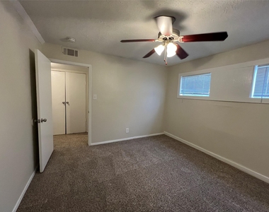 5415 Scott Street - Photo Thumbnail 14