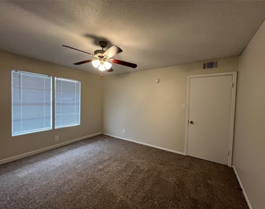 5415 Scott Street - Photo Thumbnail 9