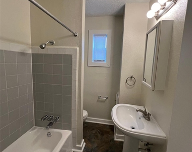 5415 Scott Street - Photo Thumbnail 10