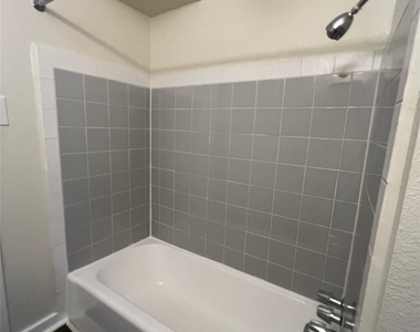 5415 Scott Street - Photo Thumbnail 12