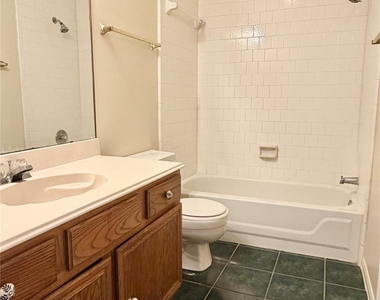 17407 Chamberlain Drive - Photo Thumbnail 11