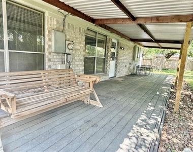 17407 Chamberlain Drive - Photo Thumbnail 20
