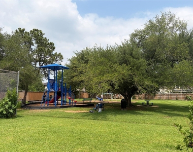 17407 Chamberlain Drive - Photo Thumbnail 28