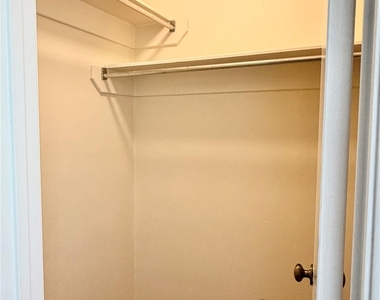17407 Chamberlain Drive - Photo Thumbnail 10