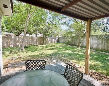 17407 Chamberlain Drive - Photo Thumbnail 14