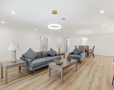 9603 Emnora Lane - Photo Thumbnail 3