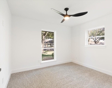 9603 Emnora Lane - Photo Thumbnail 14
