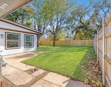 9603 Emnora Lane - Photo Thumbnail 19