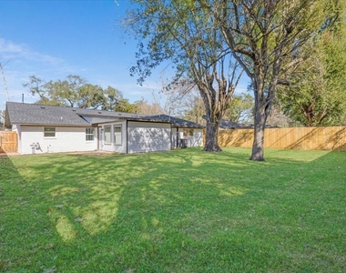9603 Emnora Lane - Photo Thumbnail 20