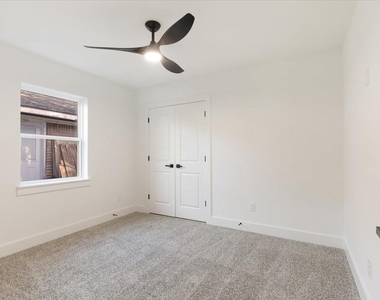 9603 Emnora Lane - Photo Thumbnail 18