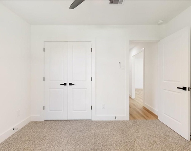 9603 Emnora Lane - Photo Thumbnail 17