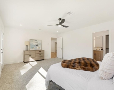 9603 Emnora Lane - Photo Thumbnail 10