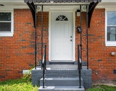 1806 Sussex Street - Photo Thumbnail 6