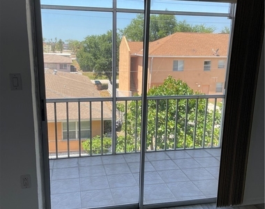 4906 Victoria Drive - Photo Thumbnail 18