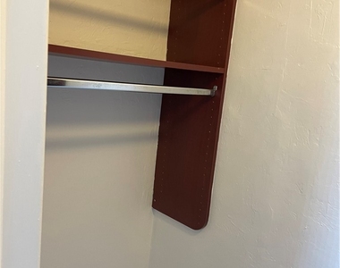 4906 Victoria Drive - Photo Thumbnail 14