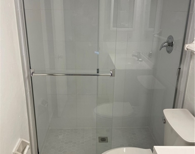 4906 Victoria Drive - Photo Thumbnail 23