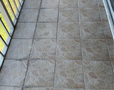 4906 Victoria Drive - Photo Thumbnail 19